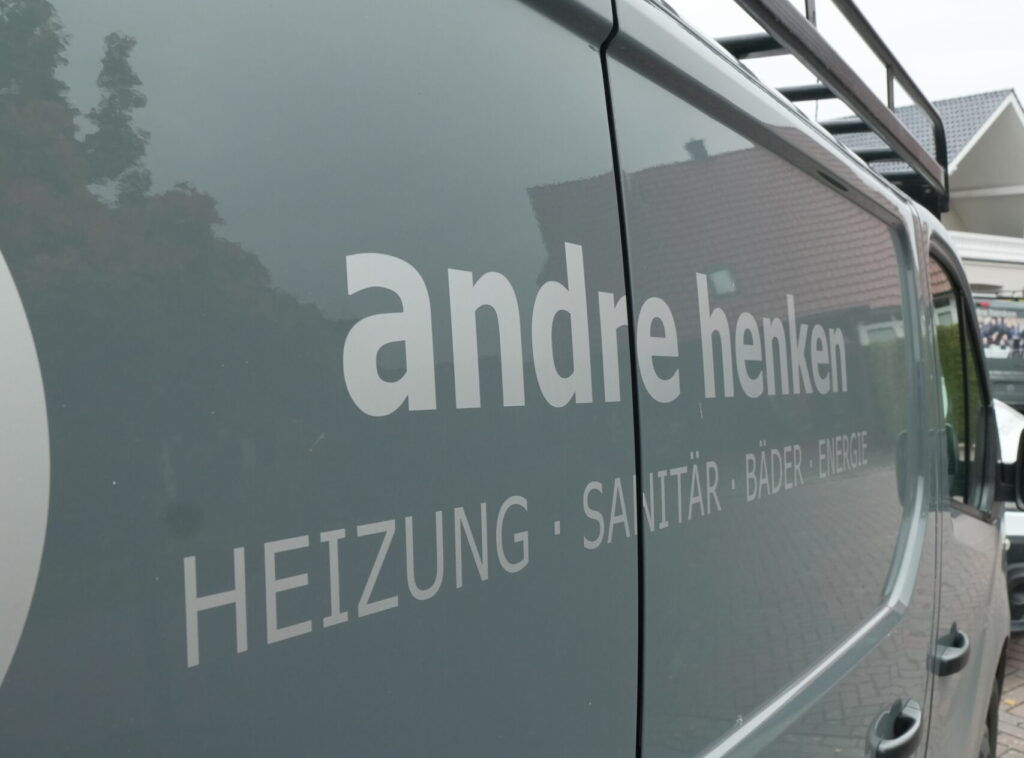 Firmenfahrzeug von Andre Henken für Sanitär- und Heizungstechnik