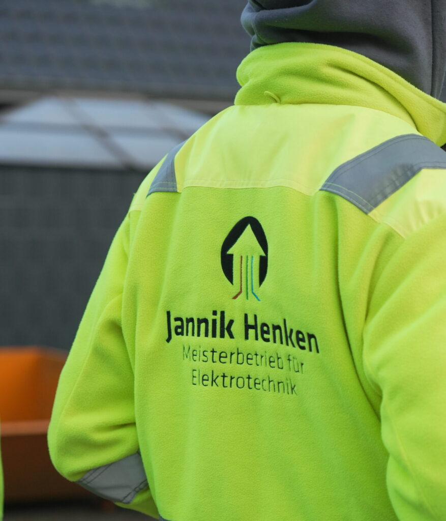 Jannik Henken - Meisterbetrieb für Elektrotechnik - Logo